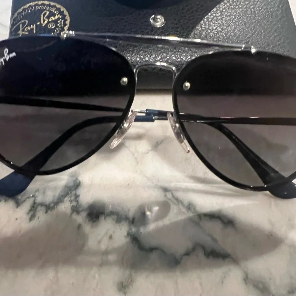 Authentic kids rayban aviators with case.